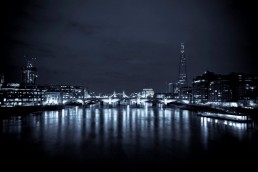 The London skyline at night (© Alex Pielak)